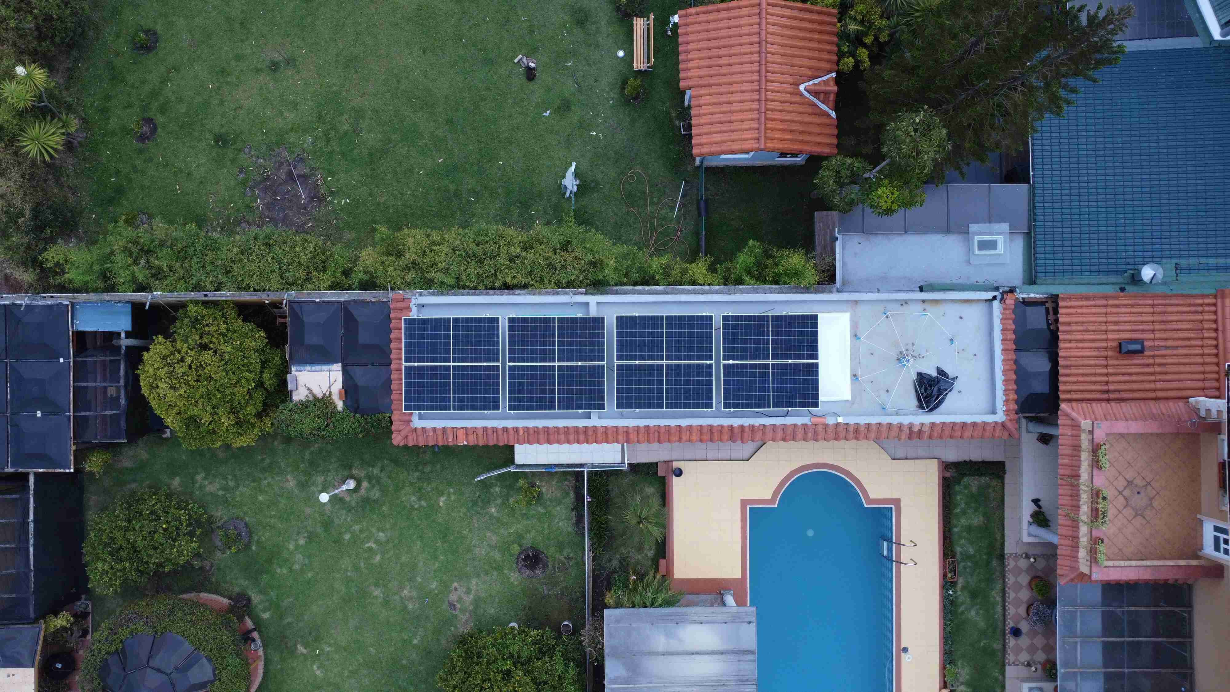 Sistema solar fotovoltaico de 6kW instalado en Conocoto Ecuador